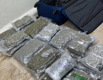 Mujer abandona maleta con 27 paquetes de marihuana en aeropuerto de Punta Cana