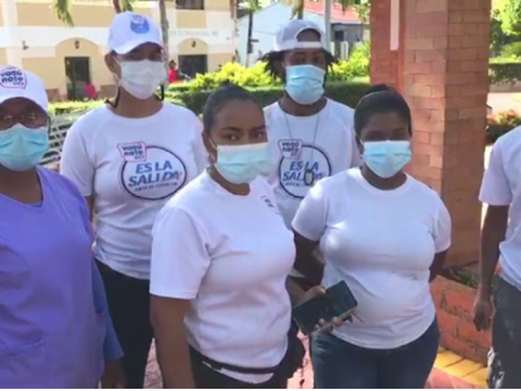 Trabajadores de Bayaguana paralizan jornada de vacunaci&oacute;n por falta de pago