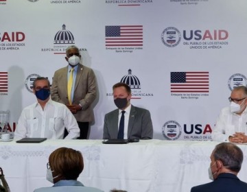 EE.UU y Abinader firman acuerdo de $251 millones de d&oacute;lares para desarrollo de RD 