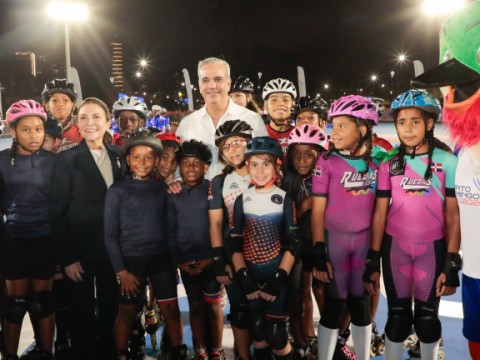 Presidente Abinader y alcaldesa Carolina Mej&iacute;a inauguran el &ldquo;Paseo 30 de Mayo&rdquo;