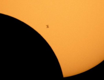 Comienza eclipse solar total en el Pac&iacute;fico