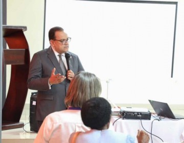 Edeeste implementa estrategia de contacto directo con los comunitarios