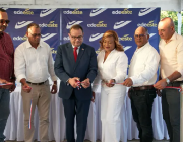 EDEEste inaugura trabajos el&eacute;ctricos en la comunidad La Paloma, San Pedro de Macor&iacute;s