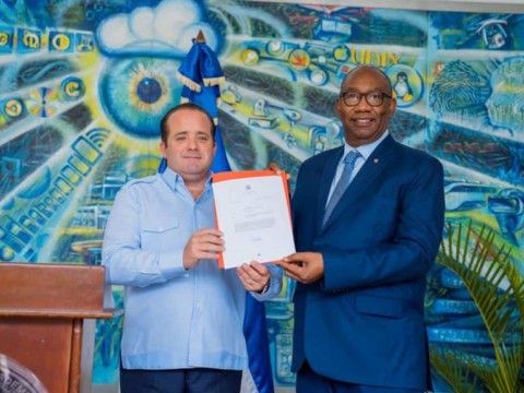 Paliza entrega RD$148 millones para dos niveles de edificios de la UASD