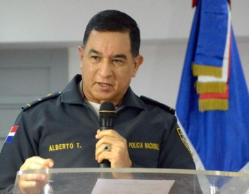 Polic&iacute;a proh&iacute;be a agentes realizar labores de seguridad a particulares