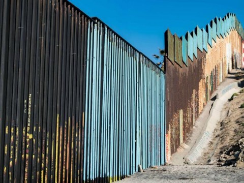 Estados Unidos inicia el despliegue de 1,500 soldados activos a la frontera con M&eacute;xico