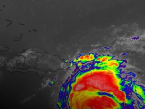 Se sienten los efectos del hurac&aacute;n Beryl sobre RD; en SD se prev&eacute;n aguaceros desde mediod&iacute;a