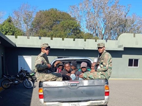 Ej&eacute;rcito entrega a Migraci&oacute;n m&aacute;s de 16 mil haitianos indocumentados en mayo