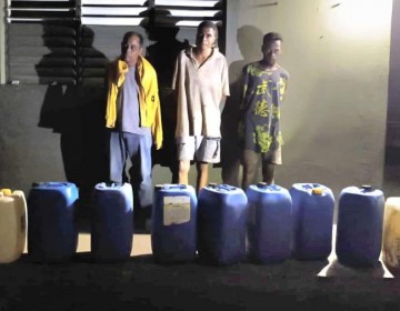 El Ej&eacute;rcito detiene a tres hombres con 55 galones de cler&eacute;n durante patrullaje en Dajab&oacute;n