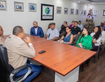 Pro Consumidor dice 1 de diciembre vence plazo para cubrir los botellones de agua expuestos al sol