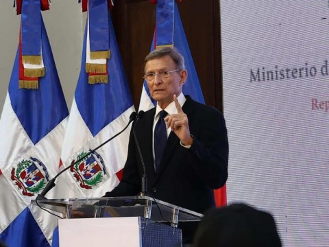 El canciller Roberto &Aacute;lvarez, afectado por la influenza