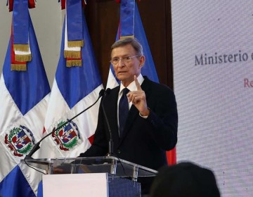 El canciller Roberto &Aacute;lvarez, afectado por la influenza
