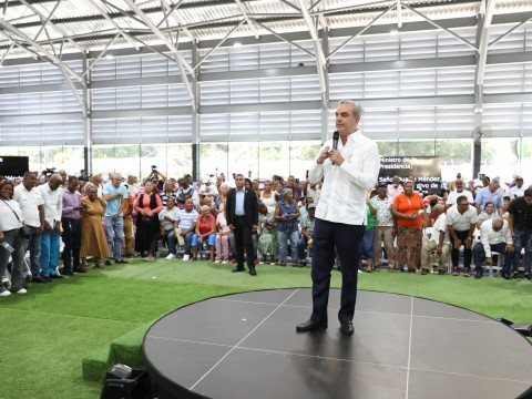 Presidente Abinader encabeza lanzamiento proyecto de titulaci&oacute;n en Domingo Savio