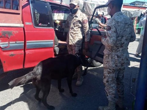 Mercado binacional de Dajab&oacute;n se realiza con alta presencia militar