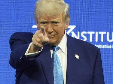 Declaraciones impactantes, decisiones chocantes: el vertiginoso primer mes de Trump en el poder