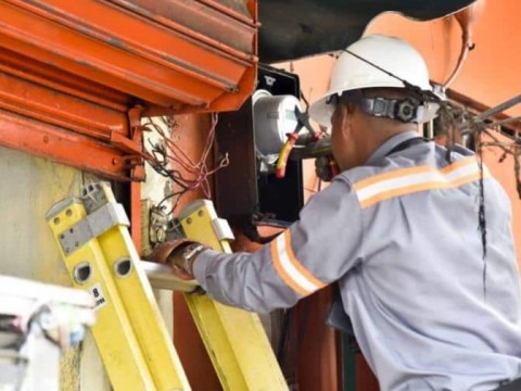 La ADIE est&aacute; preocupada por el manejo de las autoridades en el sector el&eacute;ctrico