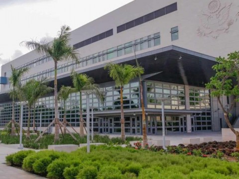 Apresan en la Embajada de EE.UU. a 22 deportistas dominicanos por presentar documentos falsos