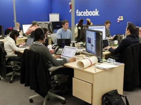 Rebeli&oacute;n de empleados de Facebook por reticencia a vigilar lo que publica Trump