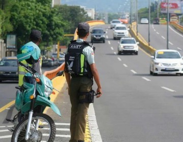 Sabes a qu&eacute; velocidad debes conducir en el Distrito Nacional?