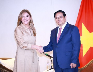 Carolina Mej&iacute;a sostiene encuentro con el primer ministro de Vietnam