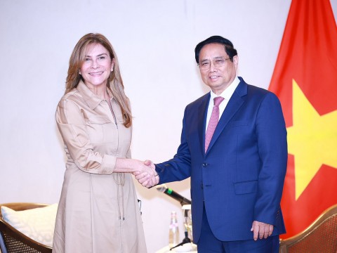 Carolina Mej&iacute;a sostiene encuentro con el primer ministro de Vietnam