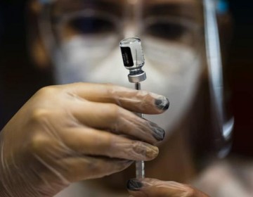 Puerto Rico est&aacute; envuelto en un intenso debate sobre el uso de mascarillas y vacunas