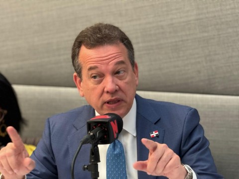 Bison&oacute; detalla sobre su viaje a Emiratos &Aacute;rabes Unidos y resalta clima de inversiones en RD