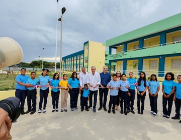 Presidente Luis Abinader y ministro Luis Miguel De Camps inauguran polit&eacute;cnico en Navarrete que beneficiar&aacute; a m&aacute;s de 800 estudiantes