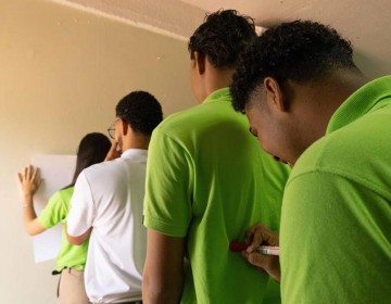 Maestros que conquistan la era digital: innovaci&oacute;n en las aulas