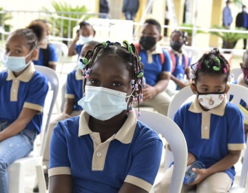 Abinader dice el 98% de los pa&iacute;ses no tiene restricciones y est&aacute;n abriendo las escuelas