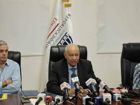 Minerd y ADP en conflicto por Evaluaci&oacute;n de Desempe&ntilde;o Docente