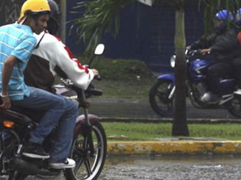 Eval&uacute;an la posibilidad de prohibir circulaci&oacute;n nocturna de motocicletas