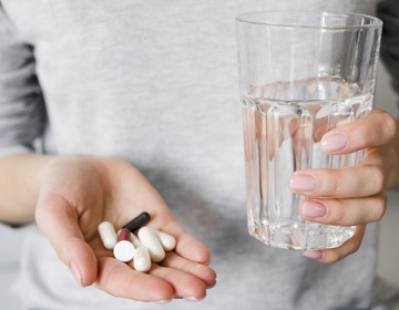 Expertos sugieren evitar automedicarse ante auge de virus respiratorios