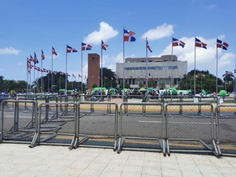 Refuerzan seguridad en el congreso mientras legisladores discuten nuevo Codigo Penal 