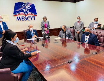 MESCYT abre convocatoria a m&aacute;s de 6,000 becas nacionales en 40 universidades del pa&iacute;s