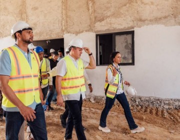  Ministro Jean Luis Rodr&iacute;guez supervisa construcci&oacute;n del Hospital Traumatol&oacute;gico de San Crist&oacute;bal