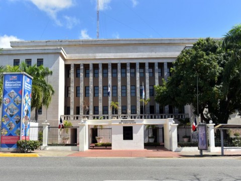 Ministerio de Educaci&oacute;n reitera compromiso con la convivencia escolar y activa protocolos tras incidente en centro educativo