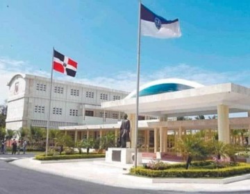 Revisar&aacute;n expedientes de docentes promovidos en la UASD con t&iacute;tulos no legalizados
