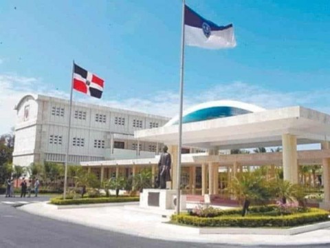 La UASD confirma que 21 de sus doctores realizaron estudios en Atlantic International University