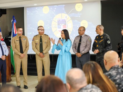 Faride Raful lista a entregar energ&iacute;as por la seguridad ciudadana