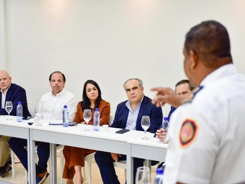 La ministra Faride Raful sostiene encuentro con empresarios del Distrito Industrial Haina&ndash;Nigua