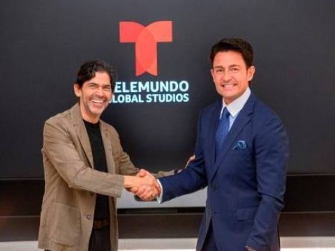 Fernando Colunga firma contrato con Telemundo