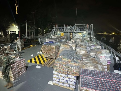 Fuerzas Armadas env&iacute;an a Colombia 50 toneladas de ayuda humanitaria tras terremoto