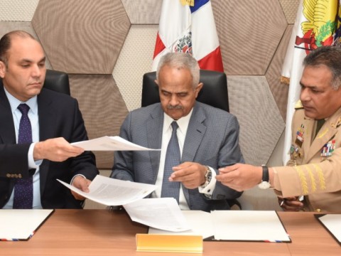 Firman acuerdo para proteger el sistema de cuarentena vegetal y animal de RD