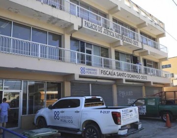Mujer le quema las manos a su hijastra de 10 a&ntilde;os en Los Alcarrizos, seg&uacute;n la fiscal&iacute;a