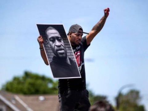 Floyd alert&oacute; 20 veces a polic&iacute;as que le mataron que no pod&iacute;a respirar