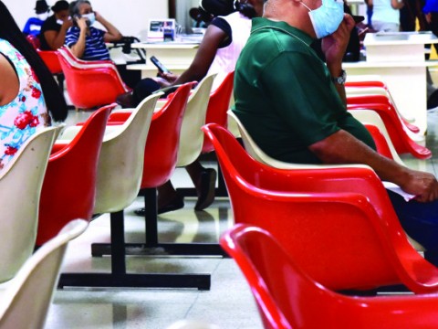 Cl&iacute;nicas est&aacute;n abarrotadas de pacientes con procesos virales