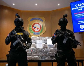Ocupan 240 paquetes de coca&iacute;na y apresan dos hombres en costas de Santo Domingo Este