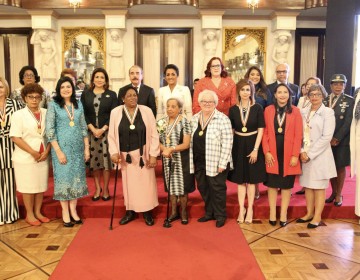 Presidente Danilo Medina otorga Medalla al M&eacute;rito a mujeres dominicanas, por sus aportes al pa&iacute;s