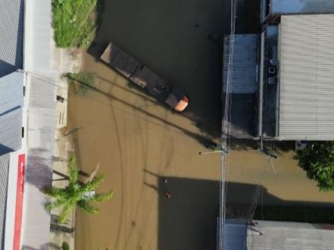 Suben a 12 los muertos tras inundaciones en Rio de Janeiro